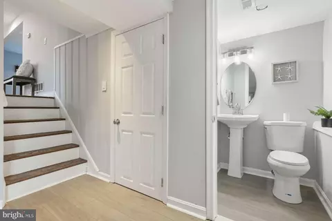 726 Nottingham Rd, Baltimore, MD 21229 photo 11