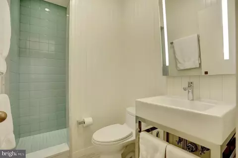 Bath - 1003 Saint Georges Rd, Baltimore, MD 21210 photo 5 of 5