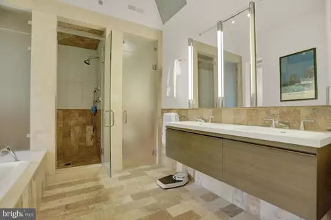 Bath - 1003 Saint Georges Rd, Baltimore, MD 21210 photo 2 of 5