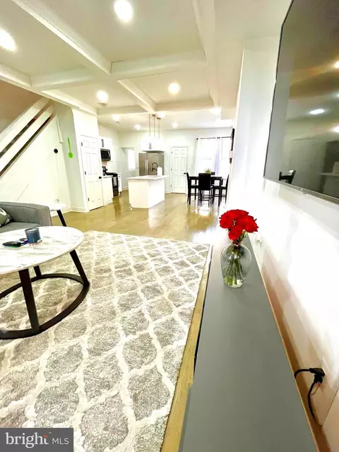 710 Linnard St, Baltimore, MD 21229 photo 4