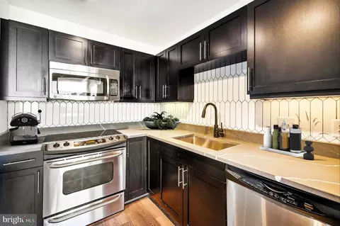 Kitchen - 1200 Steuart St #429, Baltimore, MD 21230 photo 2 of 7