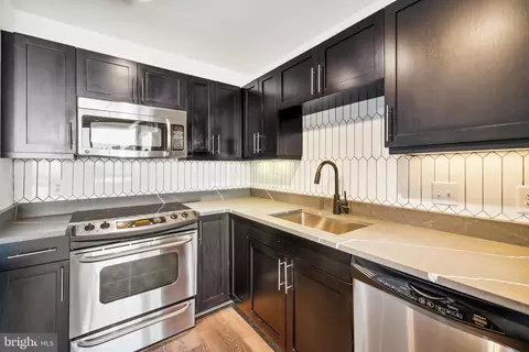 Kitchen - 1200 Steuart St #429, Baltimore, MD 21230 photo 3 of 7