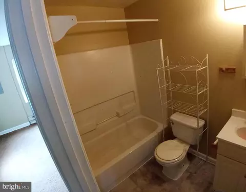 913 Stoll St, Brooklyn, MD 21225 photo 39