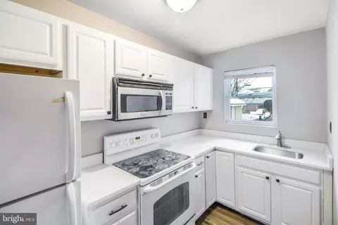 913 Stoll St, Brooklyn, MD 21225 photo 10