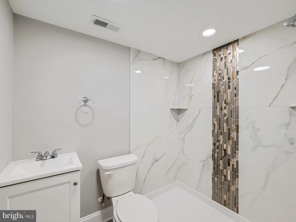 239 N Monastery Ave, Baltimore, MD 21229 photo 10