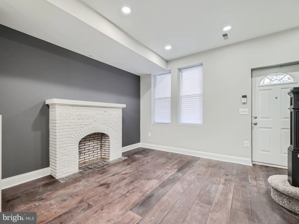 239 N Monastery Ave, Baltimore, MD 21229 photo 2