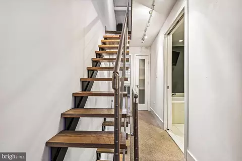 Entry Way - 108 E Hamburg St, Baltimore, MD 21230 photo 4 of 4
