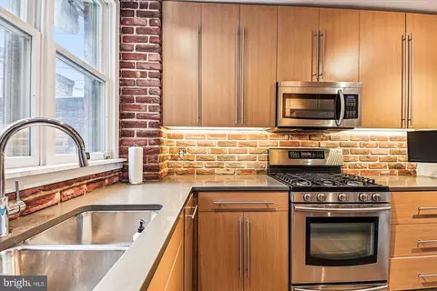 Kitchen - 108 E Hamburg St, Baltimore, MD 21230 photo 2 of 3