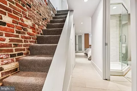 Entry Way - 108 E Hamburg St, Baltimore, MD 21230 photo 3 of 4