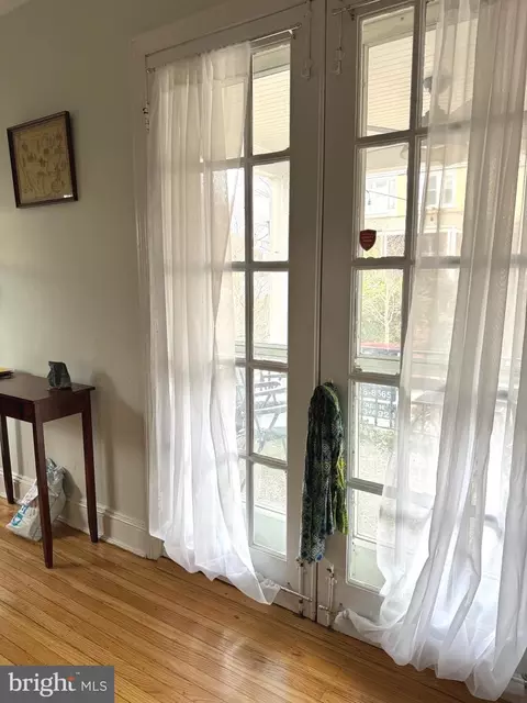 901 E 37th St, Baltimore, MD 21218 photo 5