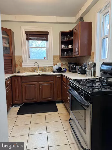901 E 37th St, Baltimore, MD 21218 photo 12