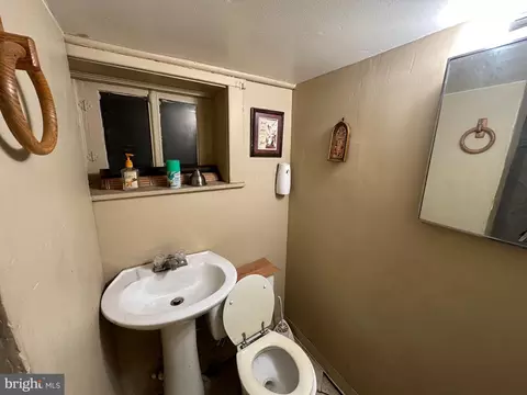 2916 Baker St, Baltimore, MD 21216 photo 34