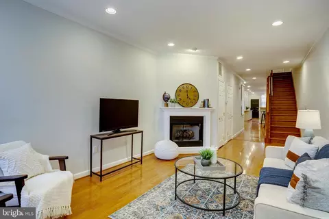 Living - 3411 Odonnell St, Baltimore, MD 21224 photo 1 of 4