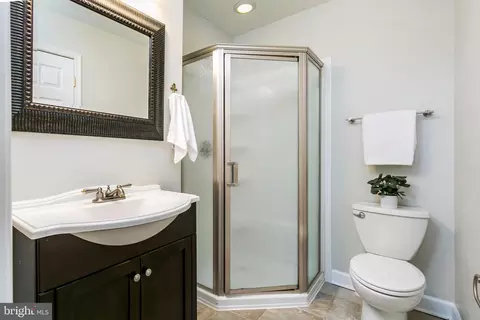 Bath - 3411 Odonnell St, Baltimore, MD 21224 photo 5 of 6
