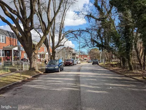 2832 Edgecombe Cir S, Baltimore, MD 21215 photo 11