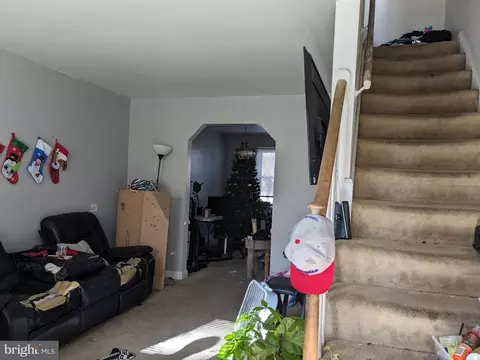 2832 Edgecombe Cir S, Baltimore, MD 21215 photo 4