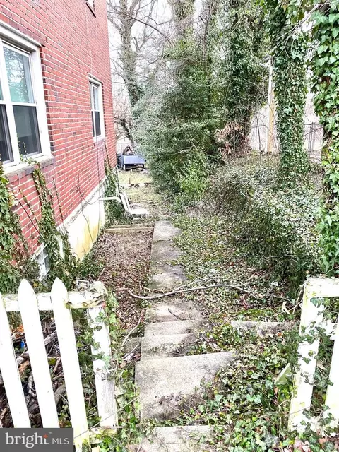 821 Bradhurst Rd, Baltimore, MD 21212 photo 2