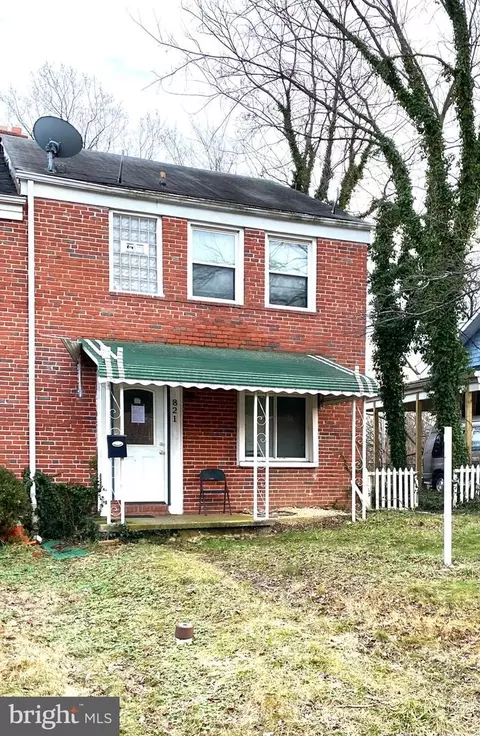 821 Bradhurst Rd, Baltimore, MD 21212