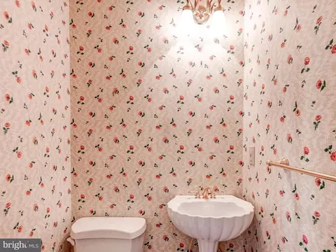 Bath - 206 Enfield Rd, Baltimore, MD 21212 photo 1 of 5