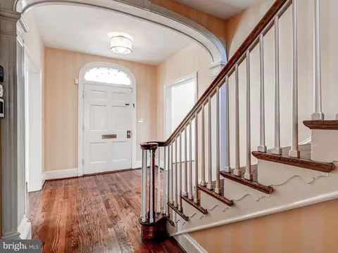 Entry Way - 206 Enfield Rd, Baltimore, MD 21212 photo 2 of 7