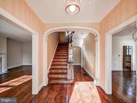 Entry Way - 206 Enfield Rd, Baltimore, MD 21212 photo 1 of 7