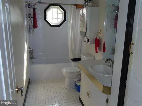 5705 Carter Ave, Baltimore, MD 21214 photo 18