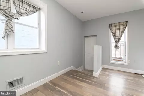 Entry Way - 2018 N Monroe St, Baltimore, MD 21217 photo 2 of 10