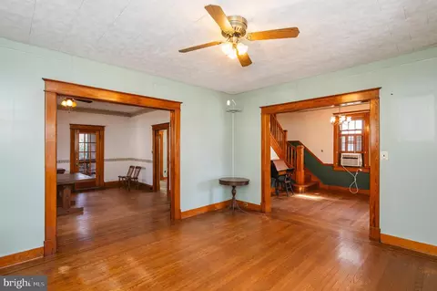 Entry Way - 3300 Batavia Ave, Baltimore, MD 21214 photo 4 of 11