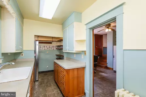 Entry Way - 3300 Batavia Ave, Baltimore, MD 21214 photo 8 of 11
