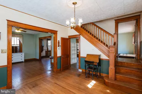 Entry Way - 3300 Batavia Ave, Baltimore, MD 21214 photo 1 of 11