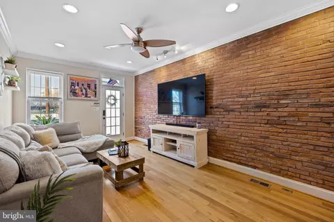 Living - 1237 Haubert St, Baltimore, MD 21230 photo 2 of 5