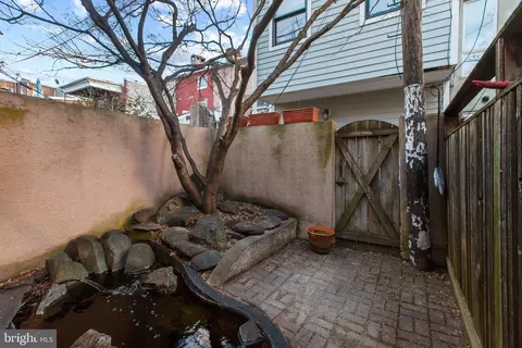 Exterior - 39 E Henrietta St, Baltimore, MD 21230 photo 4 of 7