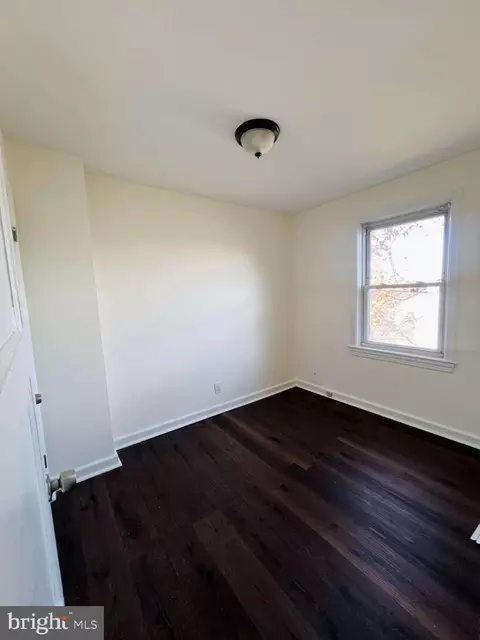 407 Roundview Rd, Brooklyn, MD 21225 photo 5