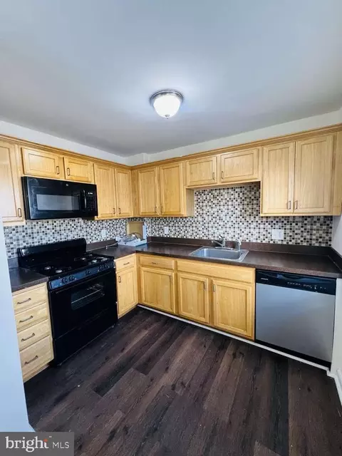 407 Roundview Rd, Brooklyn, MD 21225 photo 3