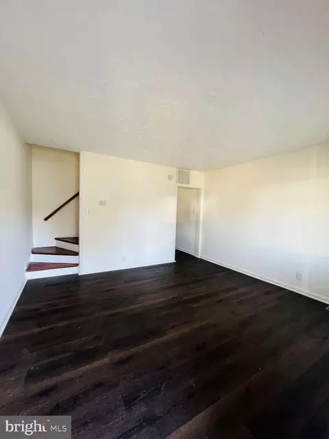 407 Roundview Rd, Brooklyn, MD 21225 photo 2
