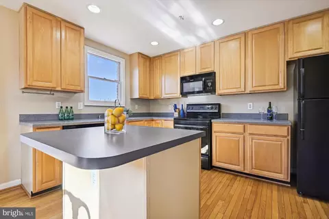Kitchen - 288 Robert St, Baltimore, MD 21217 photo 1 of 7