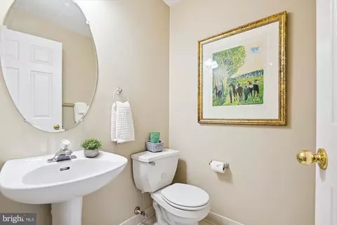 Bath - 288 Robert St, Baltimore, MD 21217 photo 1 of 3