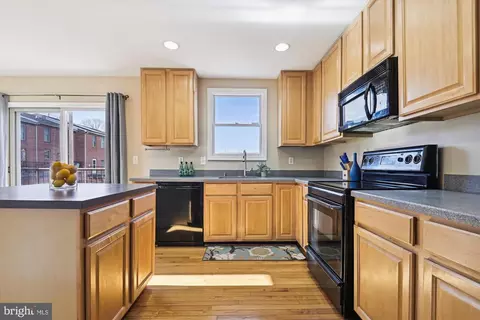 Kitchen - 288 Robert St, Baltimore, MD 21217 photo 2 of 7