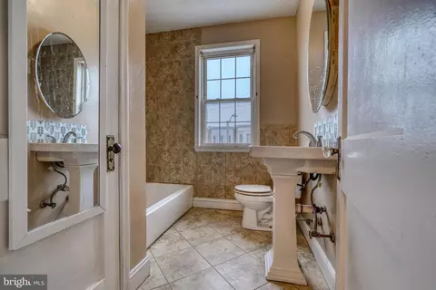 Bath - 2804 Erdman Ave, Baltimore, MD 21213 photo 1 of 6