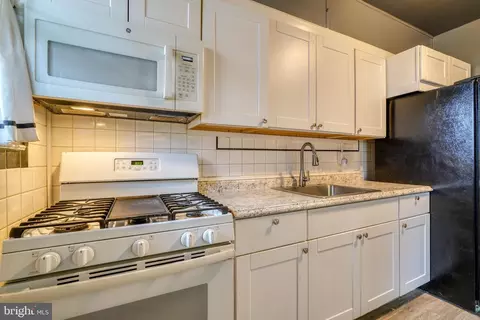 Kitchen - 2804 Erdman Ave, Baltimore, MD 21213 photo 4 of 5