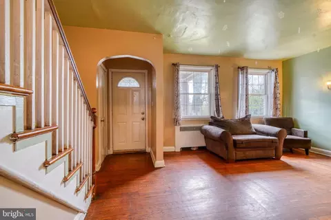 Entry Way - 2804 Erdman Ave, Baltimore, MD 21213 photo 1 of 1