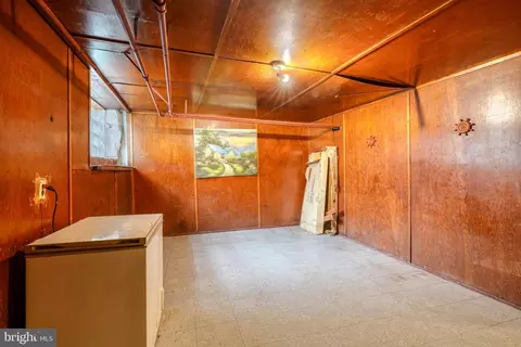 Bath - 2804 Erdman Ave, Baltimore, MD 21213 photo 5 of 6