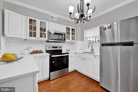 210 N Glover St, Baltimore, MD 21224