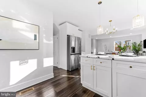 Kitchen - 3720 Boarman Ave, Baltimore, MD 21215 photo 6 of 7