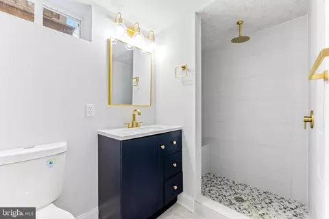 Bath - 3720 Boarman Ave, Baltimore, MD 21215 photo 7 of 7