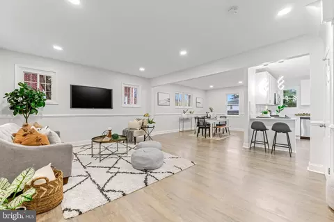 609 Stamford Rd, Baltimore, MD 21229