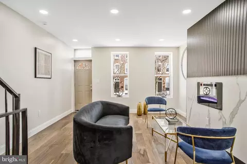 Living - 306 N Stricker St, Baltimore, MD 21223 photo 3 of 4