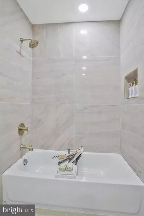 Bath - 306 N Stricker St, Baltimore, MD 21223 photo 2 of 5
