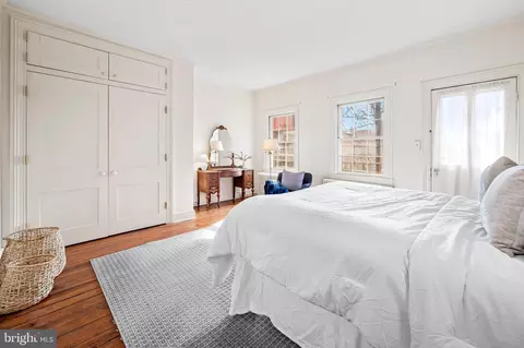 Bedroom - 1402 Bolton St, Baltimore, MD 21217 photo 5 of 10