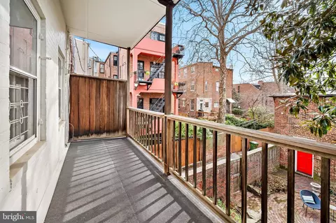 Exterior - 1402 Bolton St, Baltimore, MD 21217 photo 6 of 15